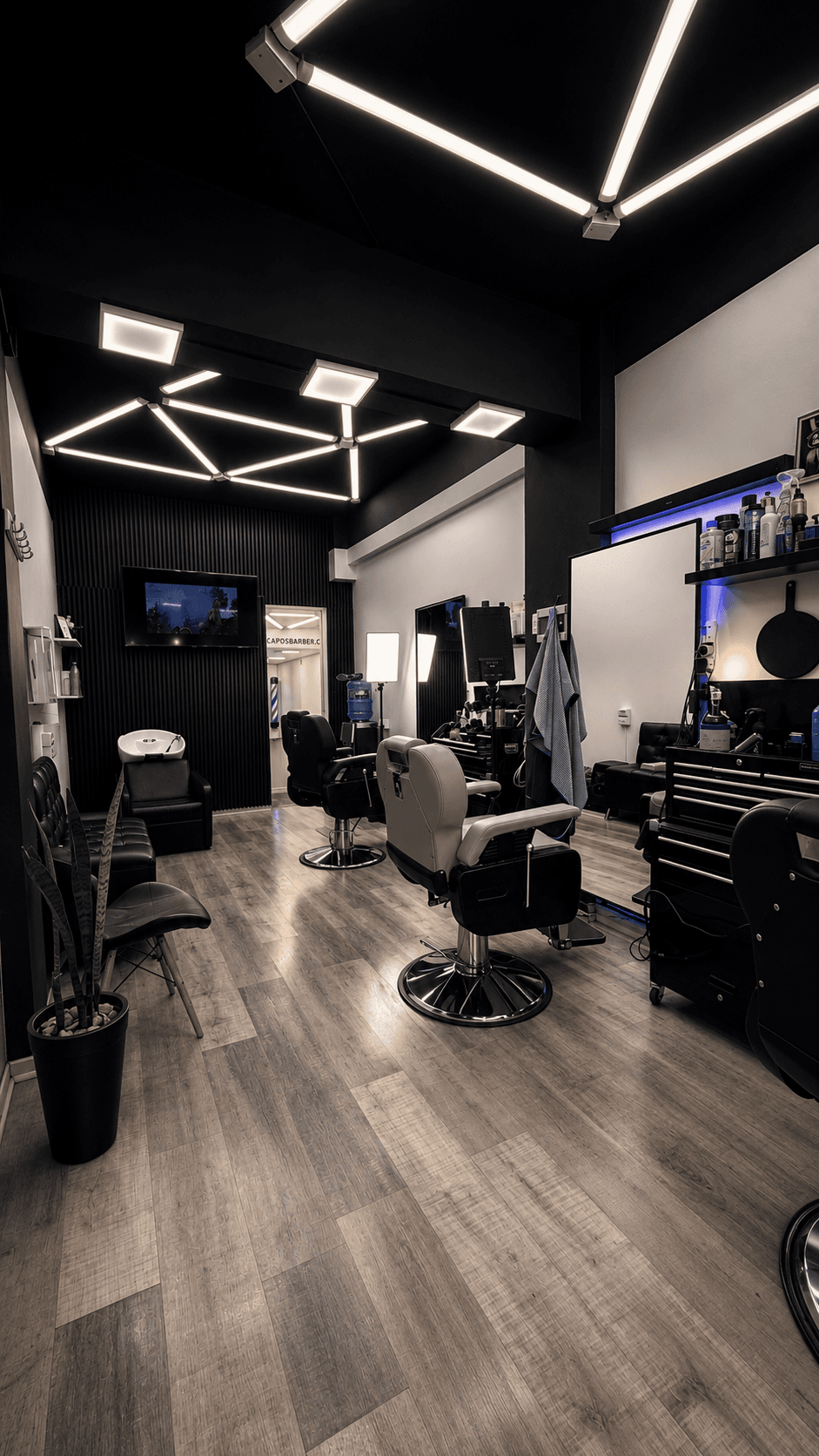 Interior Capos Barber